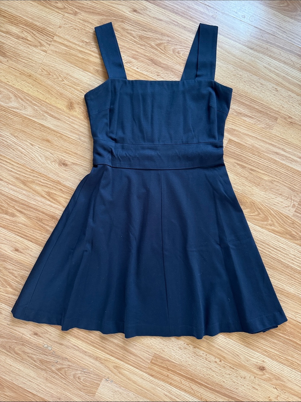 Banana Republic ‘Lilly Collection’ Square-Neck Mini Dress ✨ size 8